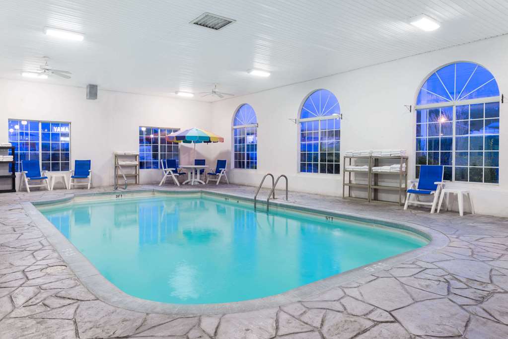 Baymont by Wyndham Osage Beach - photo 5