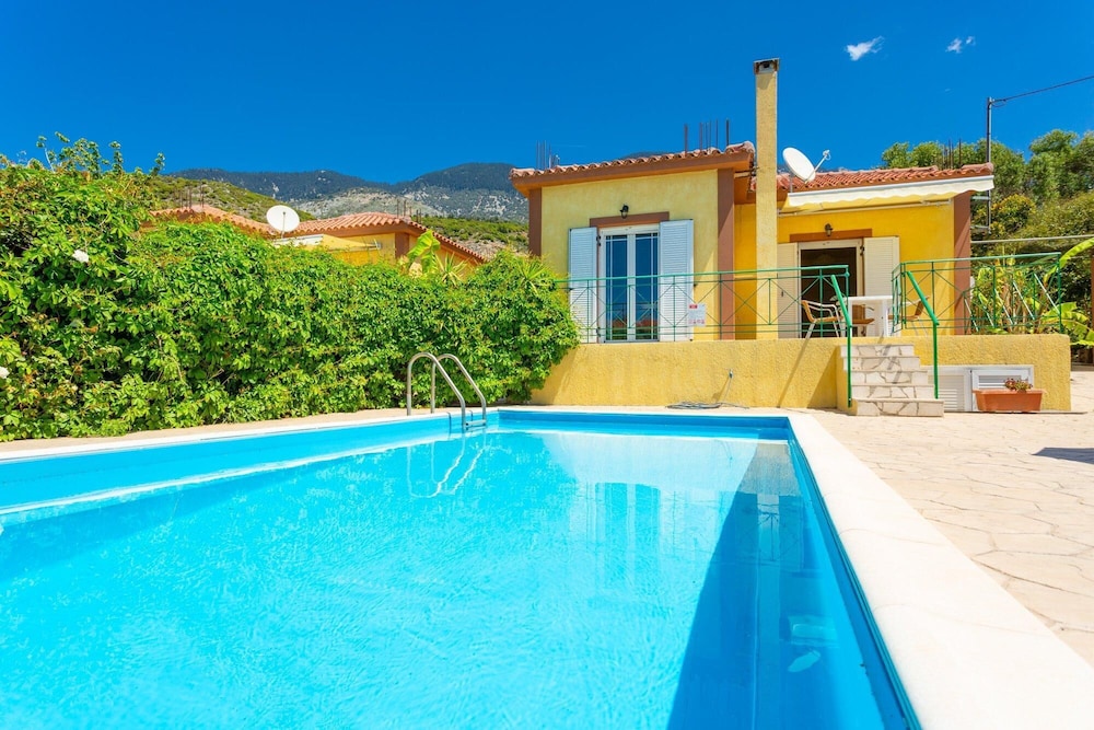 Villa Russa Anna Large Private Pool Walk to Beach Sea Views Wifi Car Not Required 2019 — 4-Star Luxury Hotel in Kefalonia, Greece
