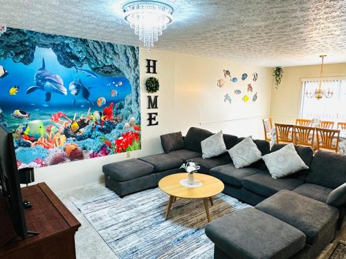 Ocean Palace 12 Guests close to I 75 Amazing Location — 4-Star Luxury Hotel in Maud, United States