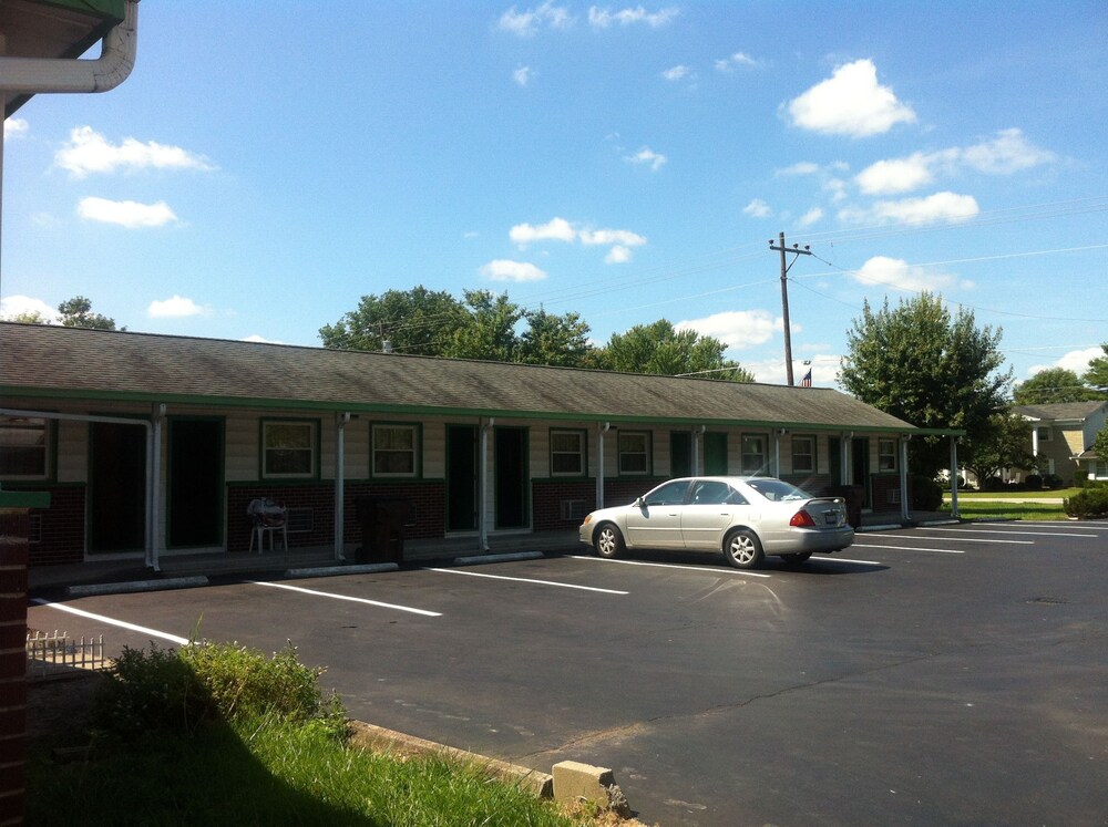 Green Crest Motel - photo 21