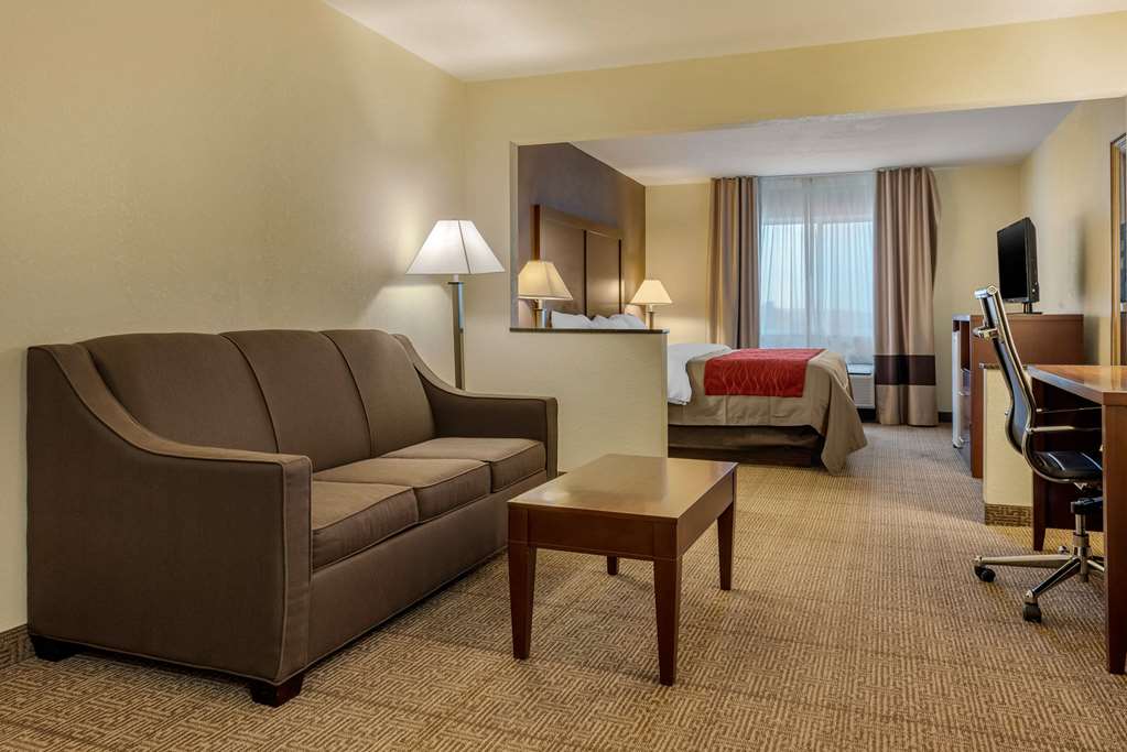 Comfort Inn Warren I 69 - photo 28