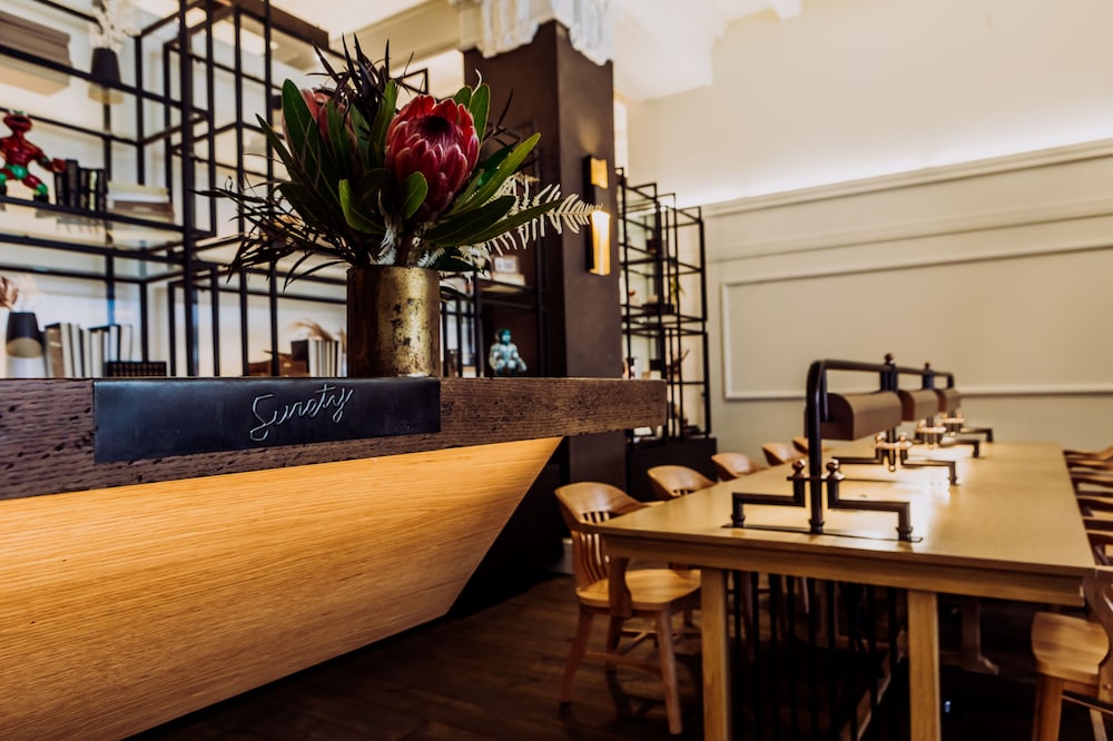 Surety Hotel - photo 5