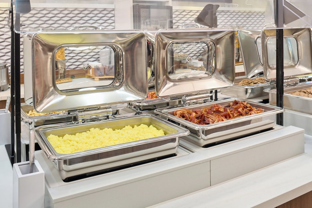 Holiday Inn Express Waikiki by IHG - photo 57