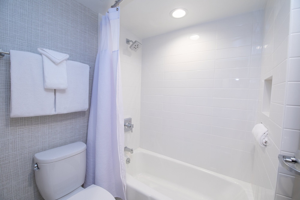 Crowne Plaza Providence Warwick Airport by IHG - photo 19