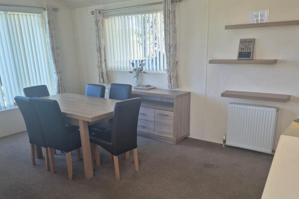 Sea Breeze Villa Near to Newquay Sleeping 6 Guests — 4-Star Luxury Hotel in Newquay, United Kingdom