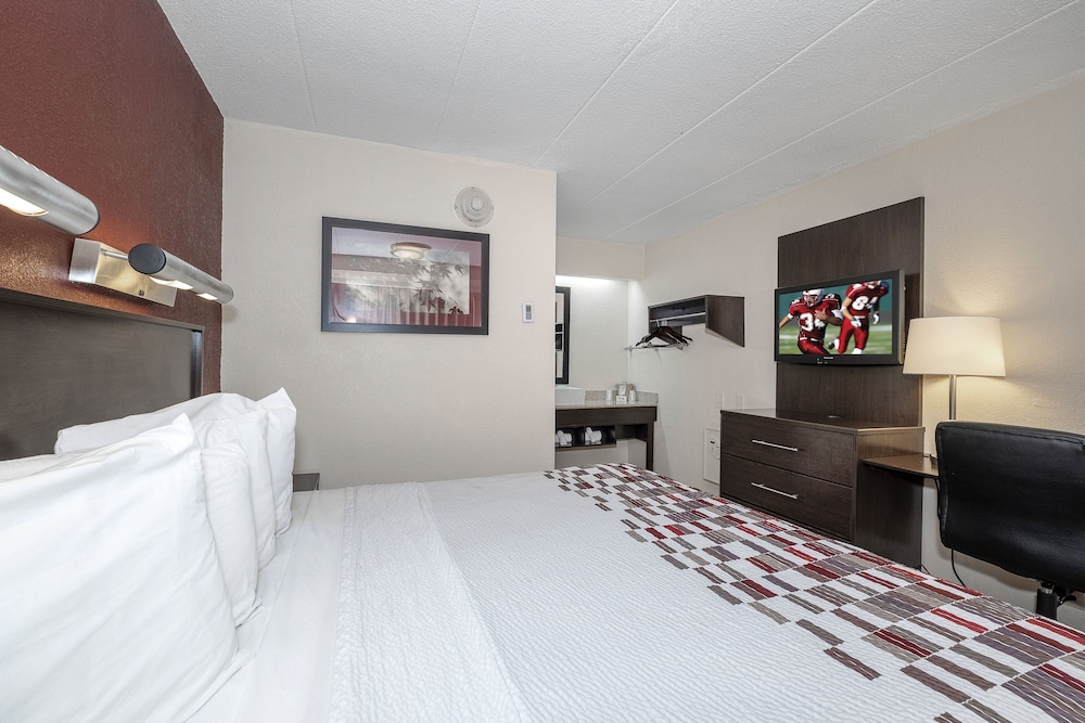 Red Roof Inn Mt Laurel - photo 17