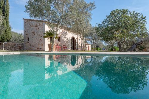 Finca Aljub de son Amer by Mallorca House Rent — 4-Star Luxury Hotel in Santanyi, Spain
