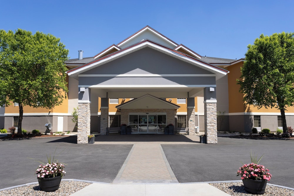 Holiday Inn Express Hotel & Suites Brattleboro by IHG - photo 63
