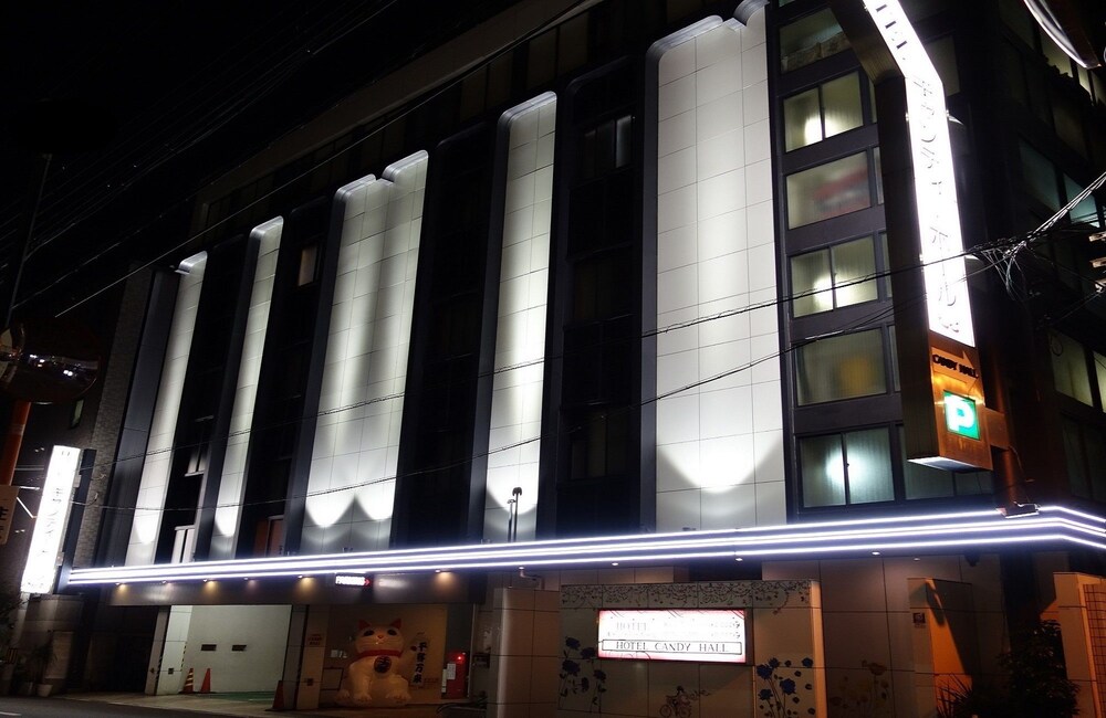Hotel Candy Hall - carbon neutral hotel in Osaka