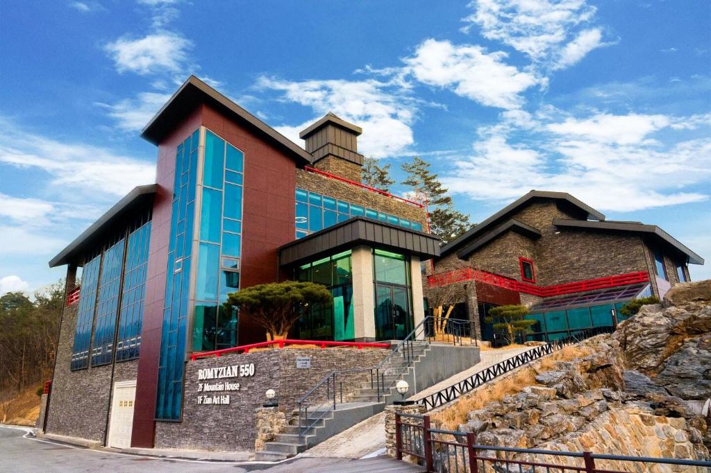 RomyZian Garden Mountain House — 4-Star Luxury Hotel in Pyeongchang, South Korea