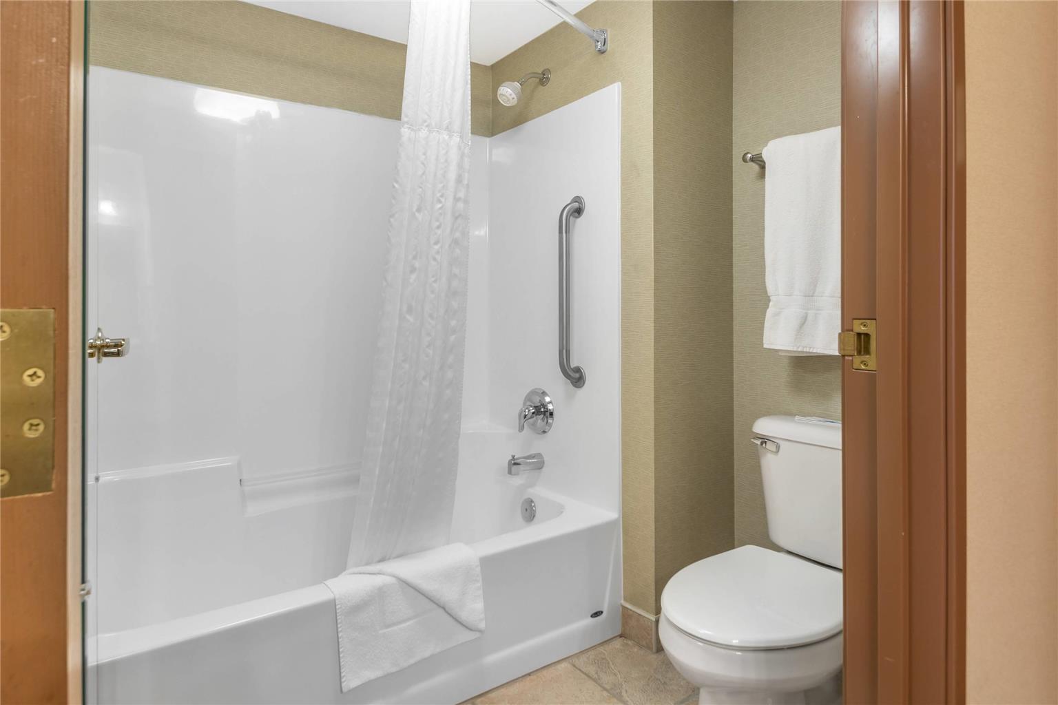 Comfort Inn Iron Mountain North - photo 19