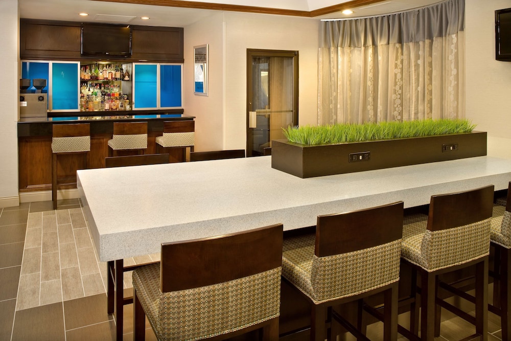 DoubleTree by Hilton Hotel Chicago Wood Dale Elk Grove - photo 29