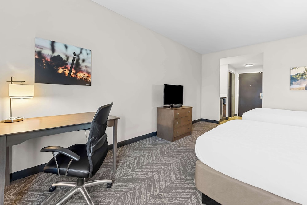 Best Western Plus Bolivar Hotel & Suites - photo 19