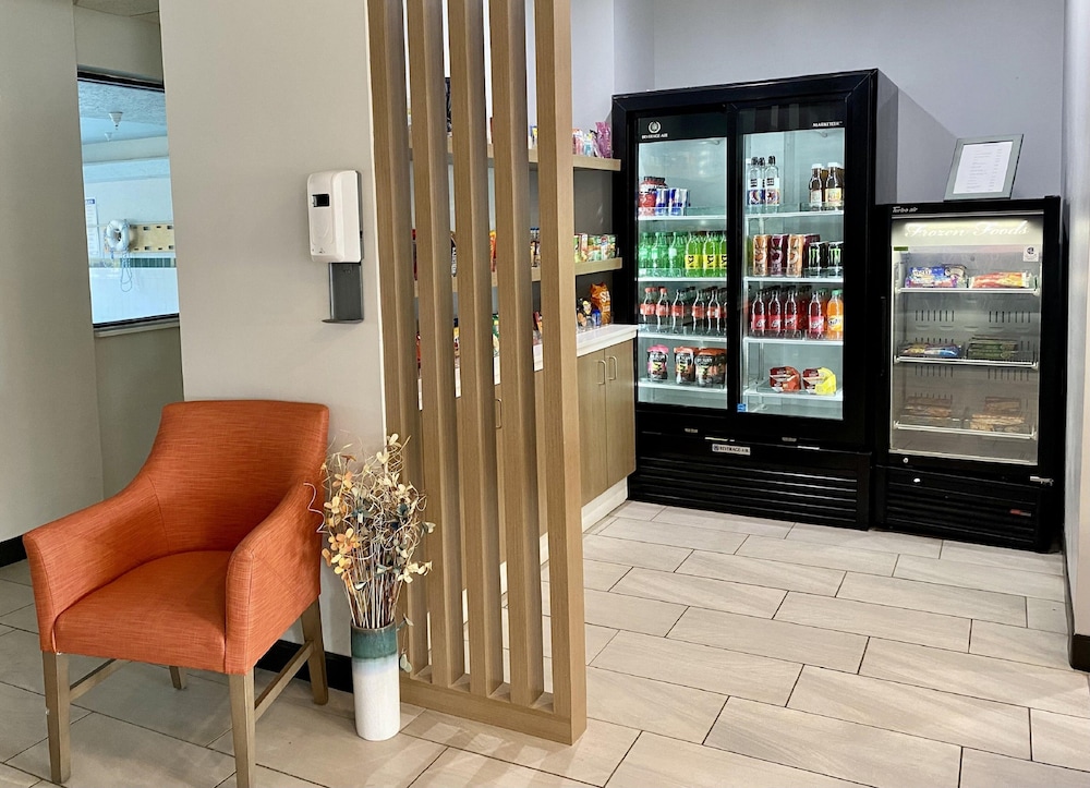 Holiday Inn Express Hotel & Suites Plymouth by IHG - photo 42