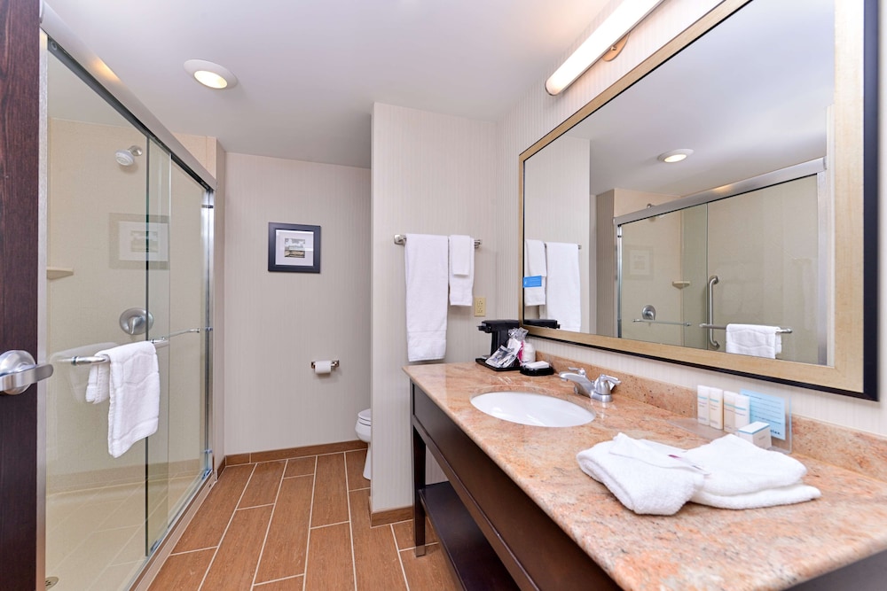 Hampton Inn & Suites California University Pittsburgh - photo 24