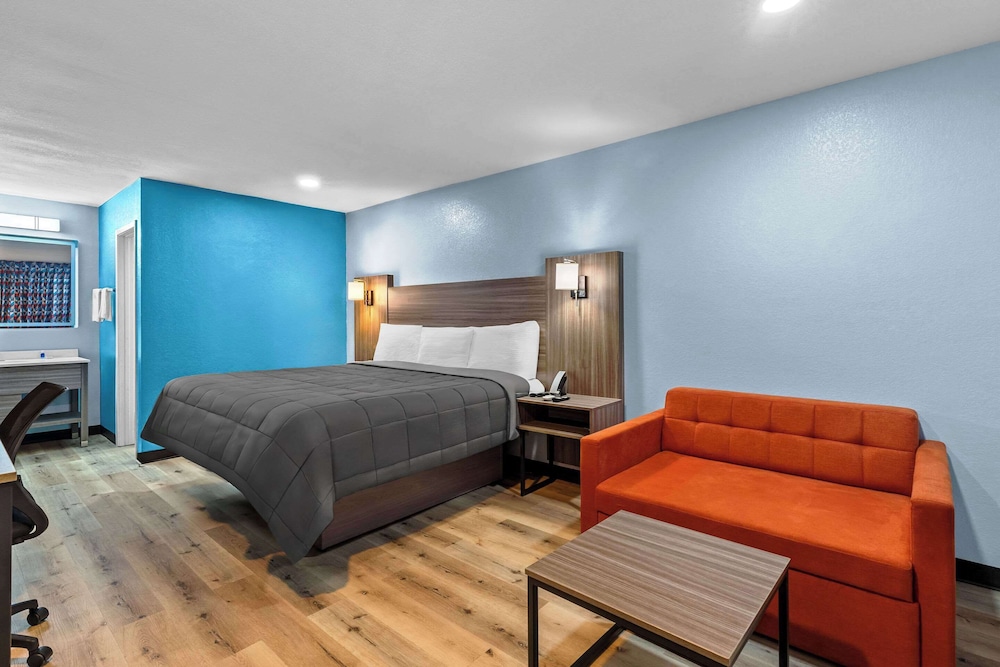 Rodeway Inn & Suites Brookhaven MS - photo 12