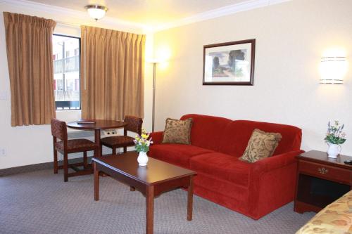 Western Royal Inn - photo 16