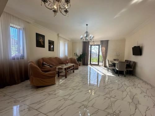 Abo - carbon neutral hotel in Yerevan