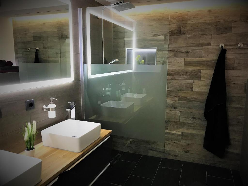Salzhausblick Family Apartments Zentrale Lage Am Salzhaus Mwst Rechnung Verfügbar — 4-Star Luxury Hotel in Zittau, Germany