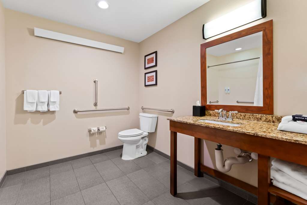 Comfort Inn & Suites Avera Southwest - photo 16