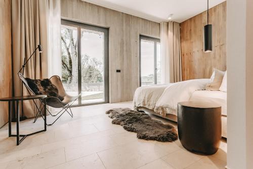 Hofgut Maisenburg - carbon neutral hotel in Hayingen