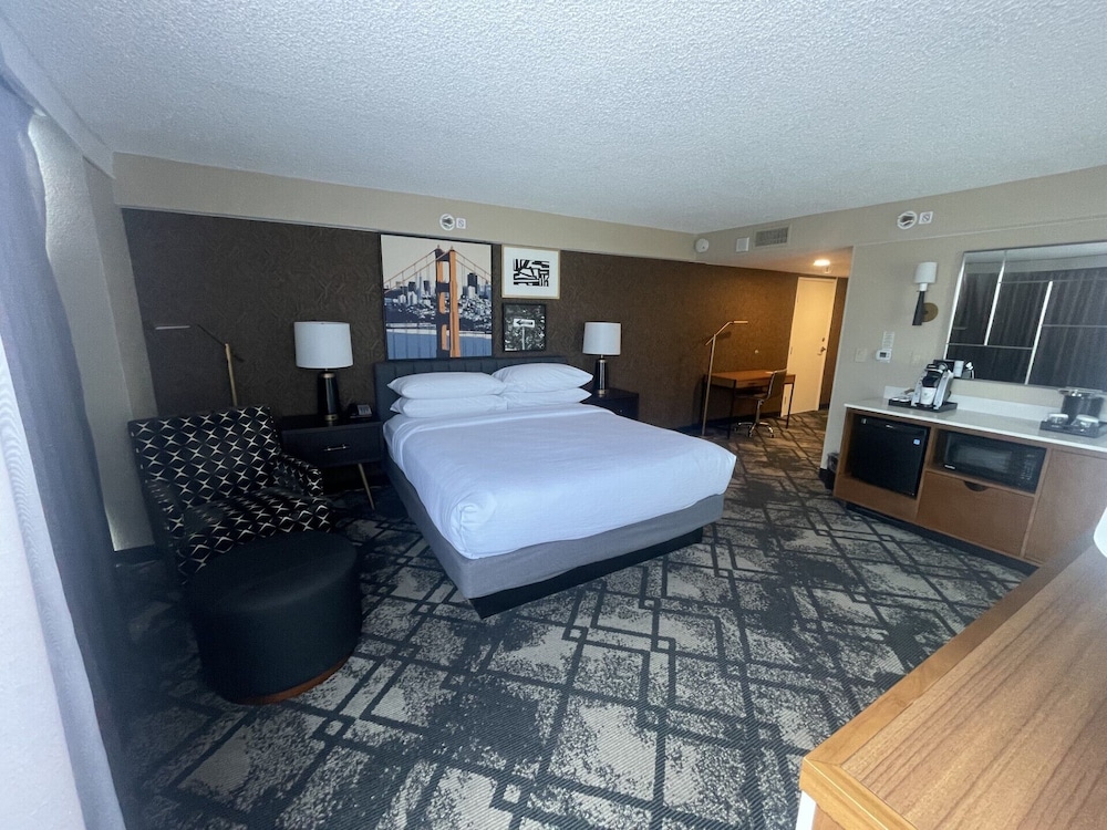 Embassy Suites by Hilton San Francisco Airport Oyster Point - photo 15
