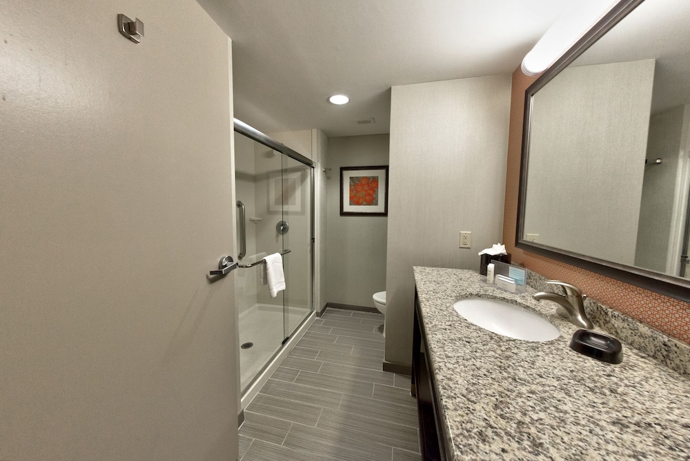 Hampton Inn Neptune Wall - photo 6