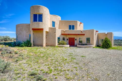 Southwest Stunner — 4-Star Luxury Hotel in Ranchos De Taos, United States