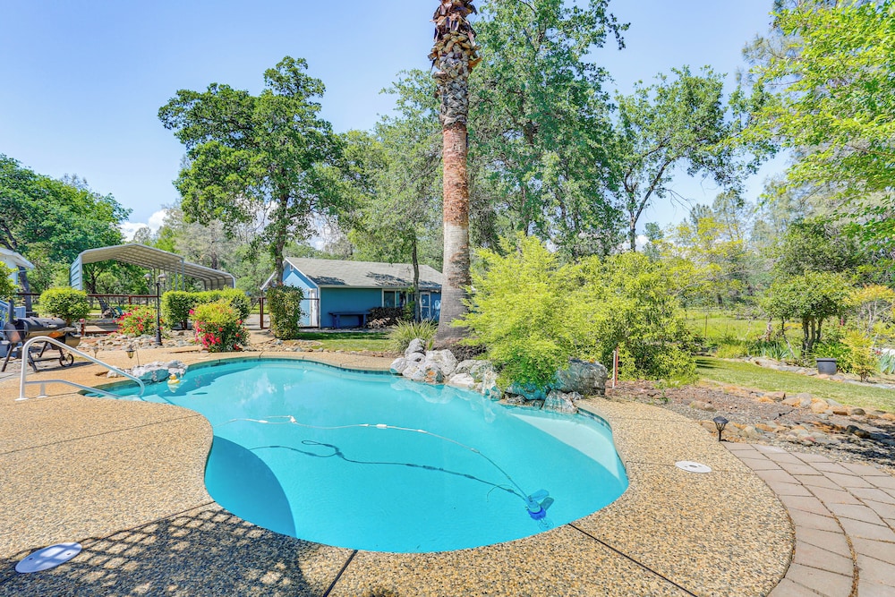 10 Mi To Redding Serene Escape W Spacious Yard — Anderson
