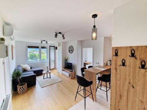 Apartment Queen self check in free private garage parking — 4-Star Luxury Hotel in Karlovac, Croatia