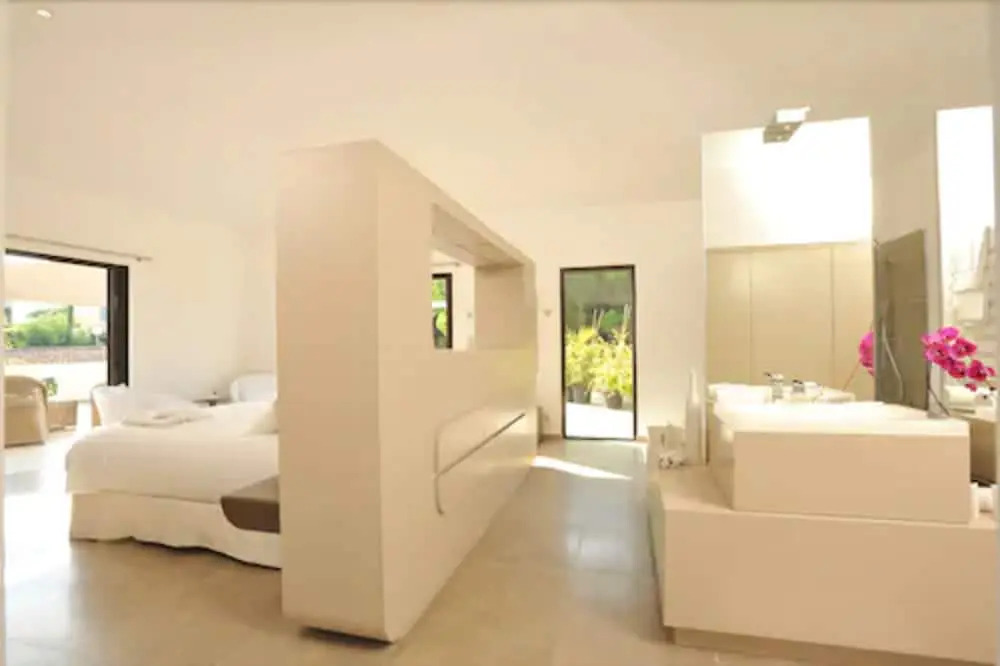 Font Mourier INH 32236 in Saint-Tropez, France