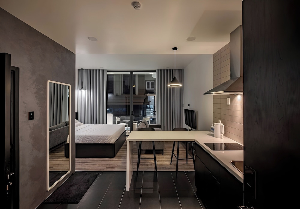Luxury hotel Apartment HMaison Tan Son Nhat Group — 4-Star Luxury Hotel in Ho Chi Minh City, Vietnam