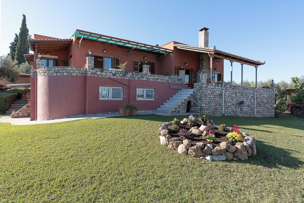 Amara Haven — Aigio — photo 2