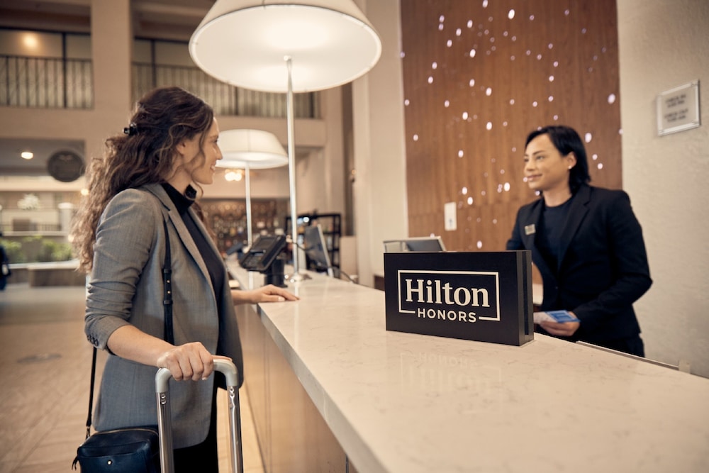 Embassy Suites by Hilton Los Angeles Downey - photo 2