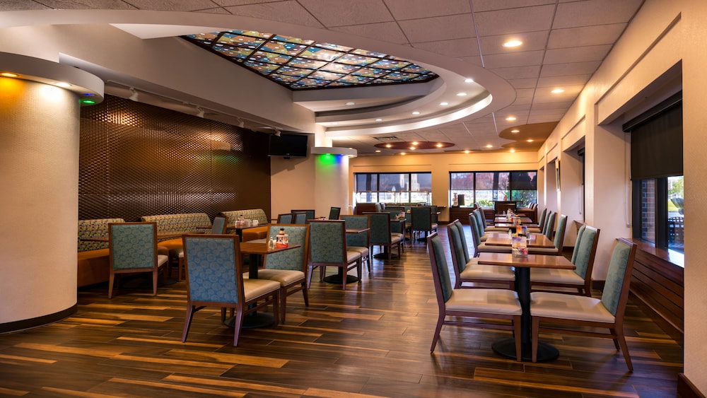 Holiday Inn Hotel & Suites Warren by IHG - photo 37