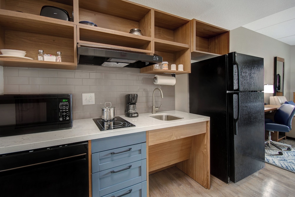 Candlewood Suites Columbia Ft. Jackson by IHG - photo 34