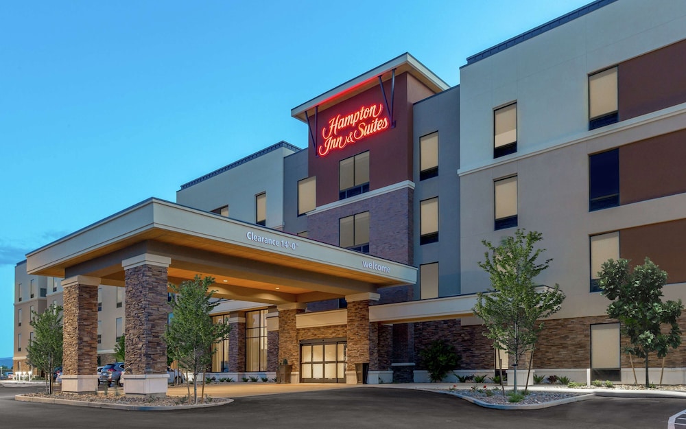 Hampton Inn & Suites Reno Sparks - photo 32