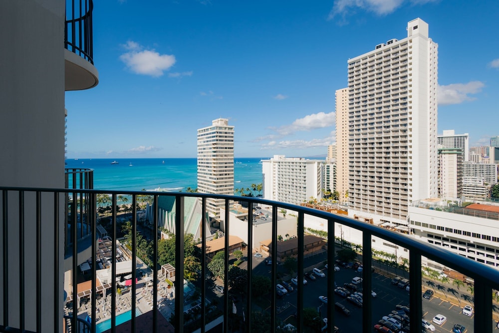 Waikiki Beach Marriott Resort & Spa - photo 42