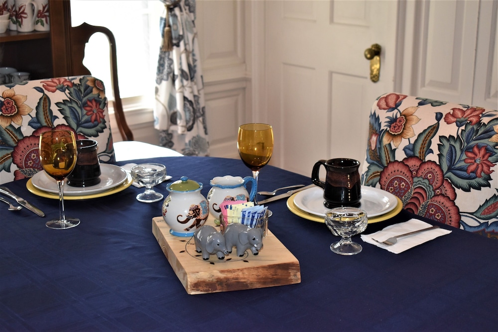 Admiral Peary Inn Bed & Breakfast - photo 36