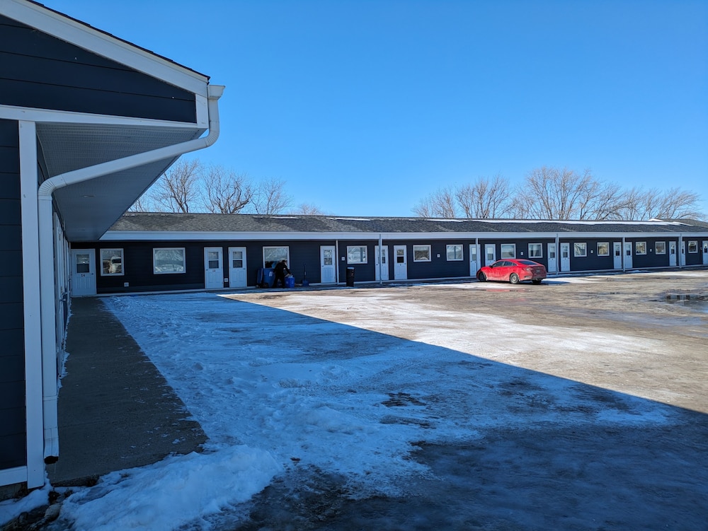 Thunderhill Motel — hotel in Swan River