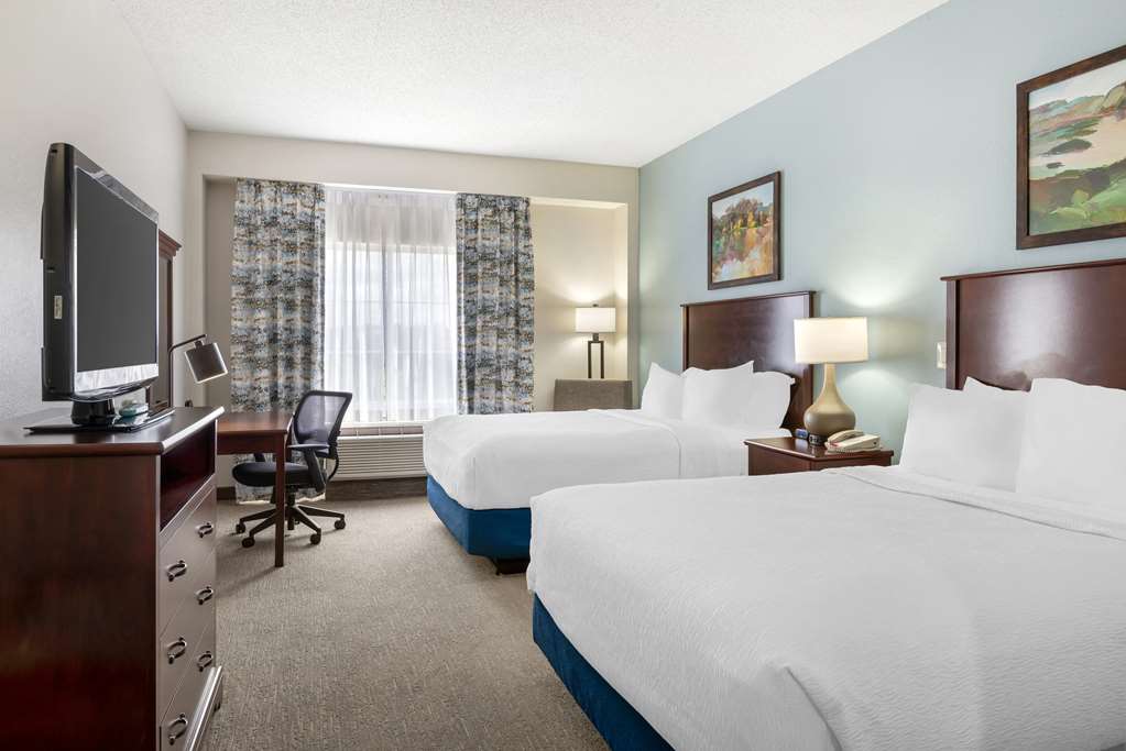 Best Western Plus Crossroads Inn & Suites - photo 13