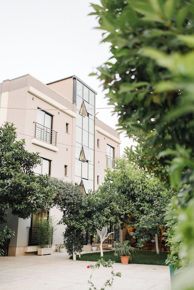Ritson Hotel - carbon neutral hotel in Vlore