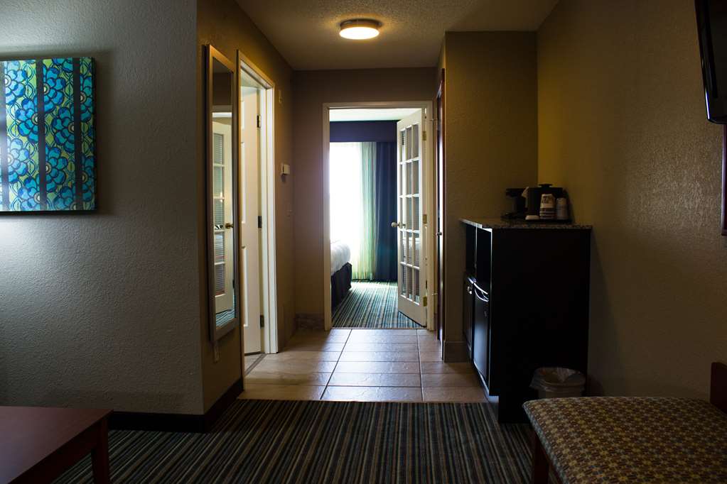 Best Western Plus Menomonie Inn & Suites - photo 28