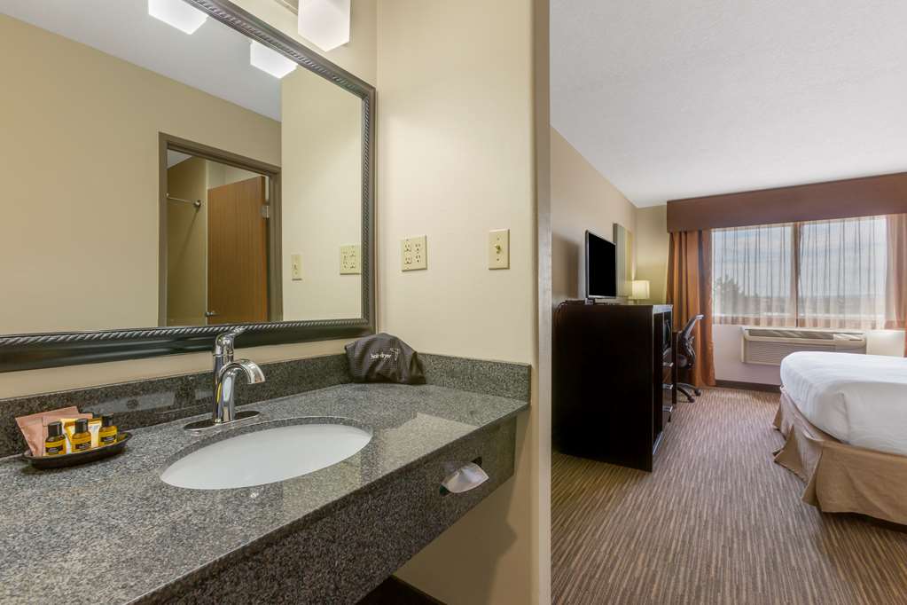 Best Western Plus The Four Corners Inn - photo 29