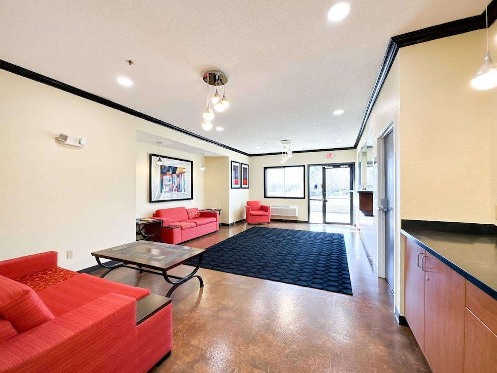 Blaine Town Inn & Suites - photo 4