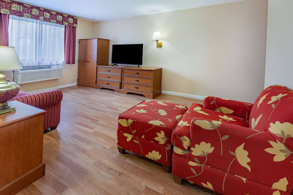Baymont by Wyndham Perrysburg Toledo - photo 20