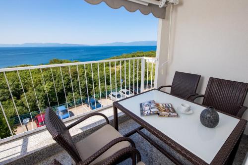 Apartment Kvarner View — 4-Star Luxury Hotel in Kostrena, Croatia