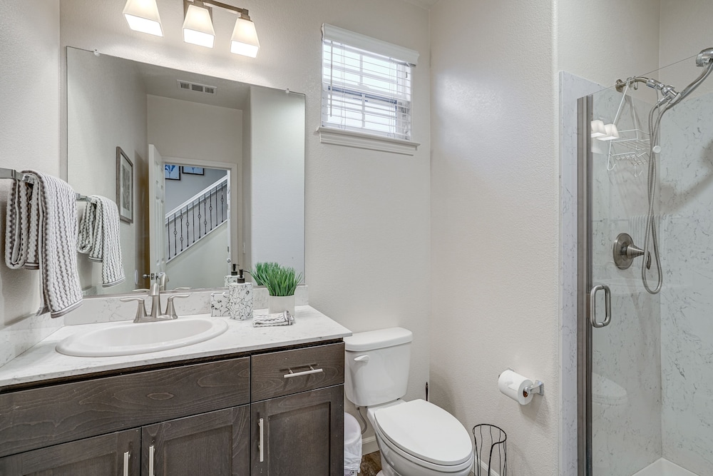 Richmond Vacation Rental: 1 Mi to Shoreline - photo 12