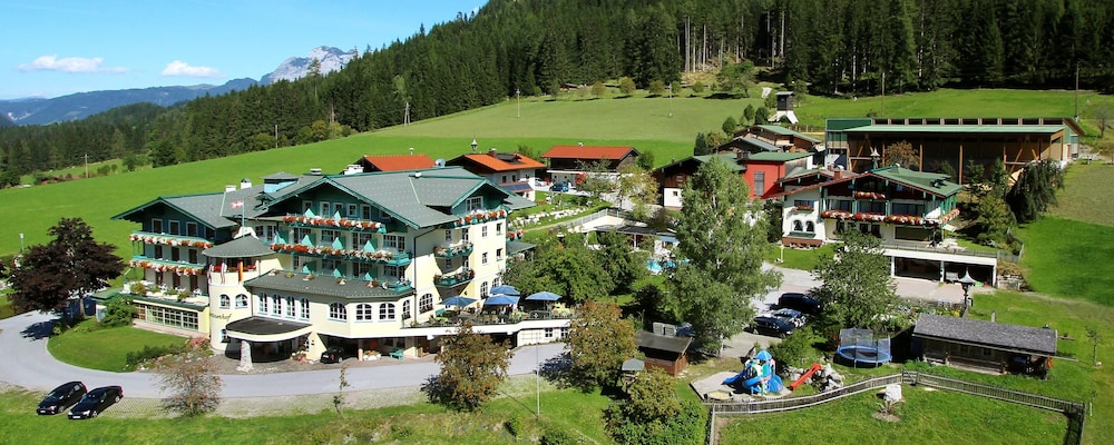Wohlfuhlhotel Martinerhof — St Martin Of Tennengebirge
