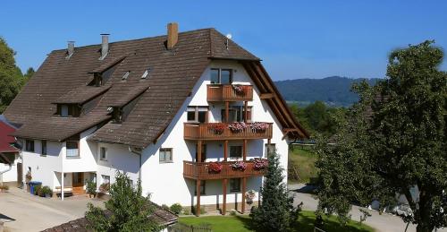 Mayer Burghöfe - carbon neutral hotel in Owingen